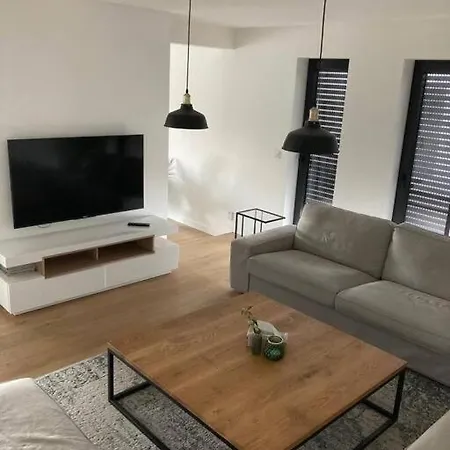 Haus Mit Viel Platz, Terrasse Und Garten *