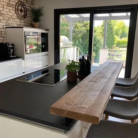 Haus Mit Viel Platz, Terrasse Und Garten *