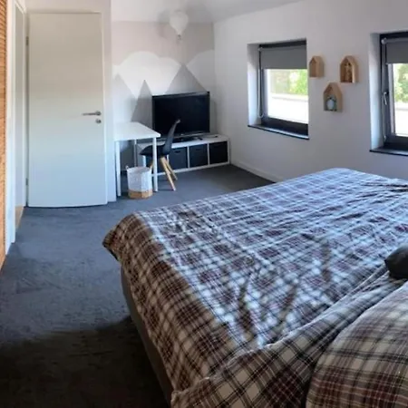 Haus Mit Viel Platz, Terrasse Und Garten *