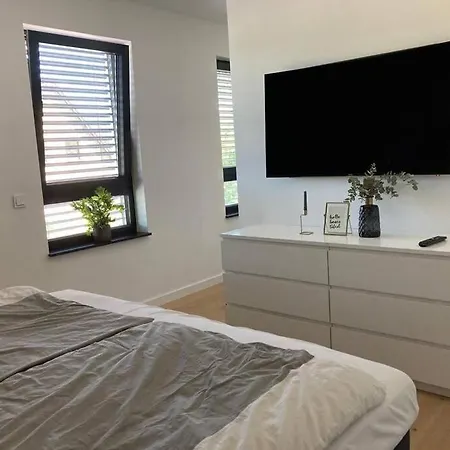 Haus Mit Viel Platz, Terrasse Und Garten *